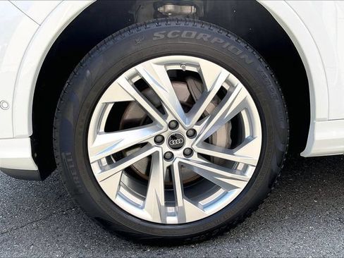 Used 2023 Audi Q7 2.0T Premium AWD/4WD image 9
