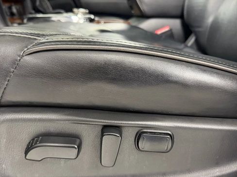 Used 2018 INFINITI QX80 Sport Utility 4D w/ Driver Assistance Package image 15