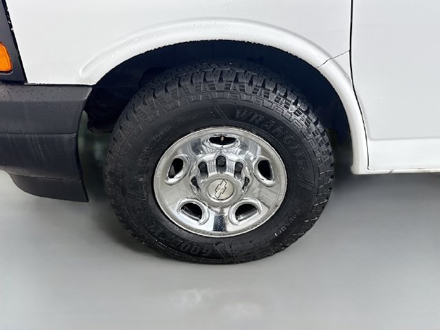 Used 2017 Chevrolet Express 2500 RWD image 31
