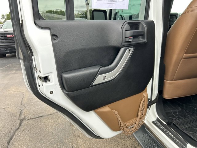 Used 2013 Jeep Wrangler Unlimited Sahara w/ Connectivity Group AWD/4WD image 19