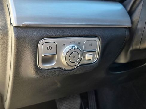 Used 2024 Mercedes-Benz GLE 450e 4MATIC image 18