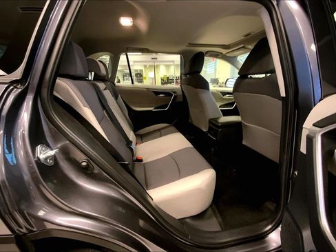 Used 2019 Toyota RAV4 XLE image 20