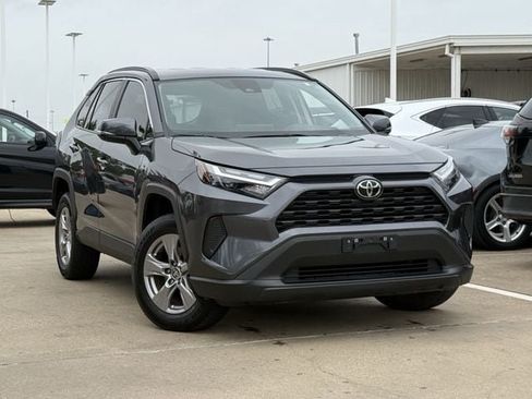 Used 2025 Toyota RAV4 XLE FWD image 2