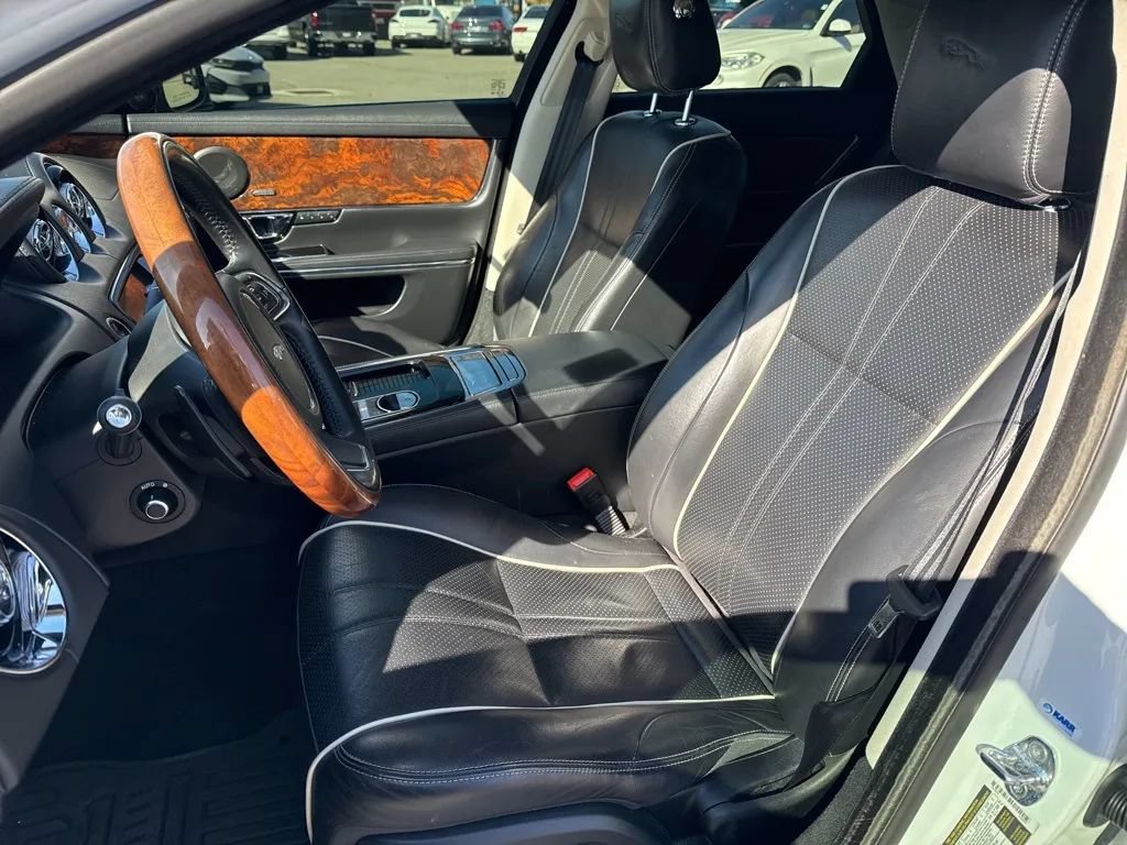 Used 2019 Jaguar XJ R-Sport AWD/4WD image 3