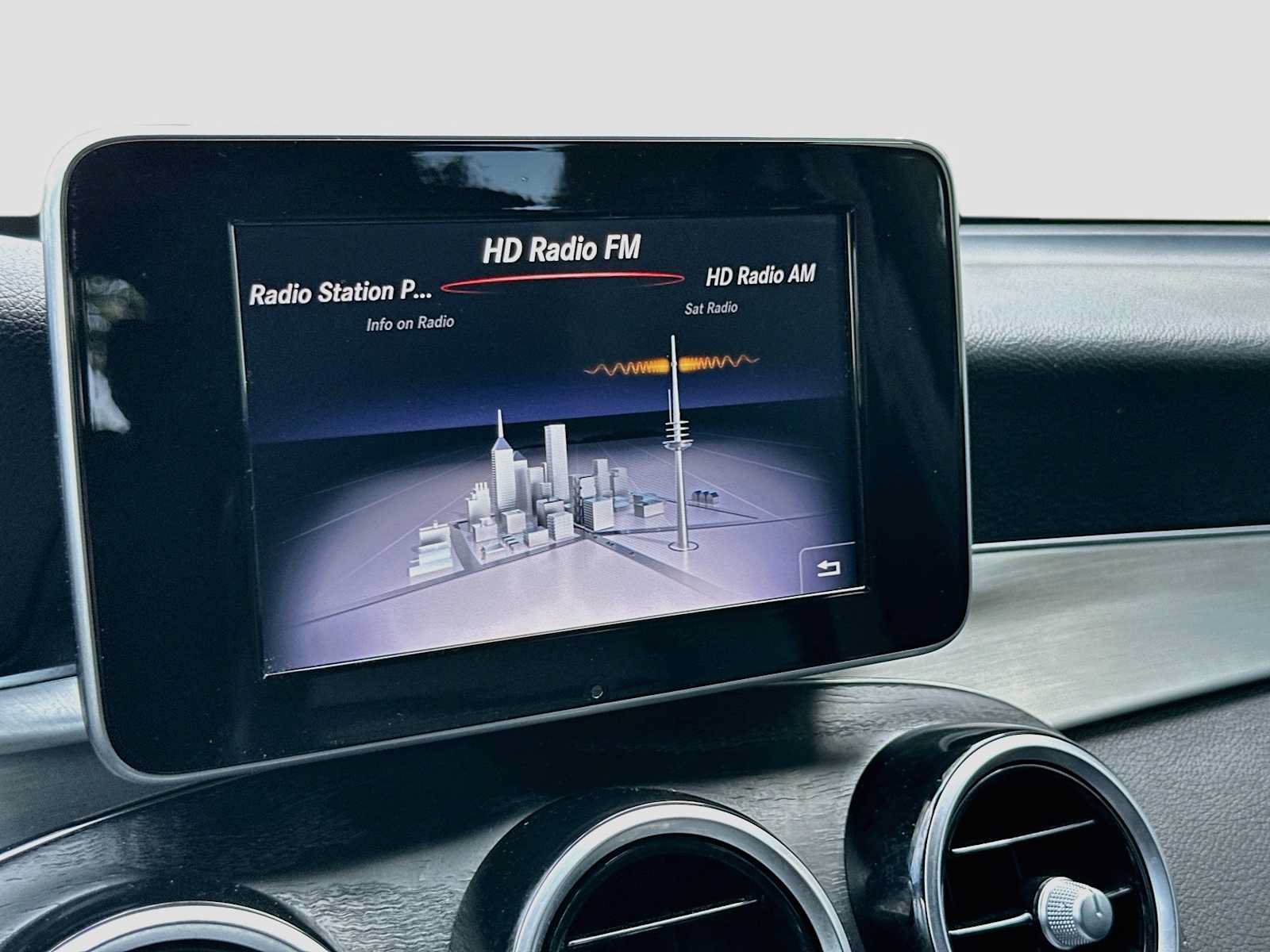 Used 2019 Mercedes-Benz GLC 300 image 14