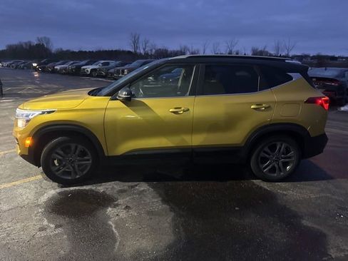 Used 2022 Kia Seltos S image 2