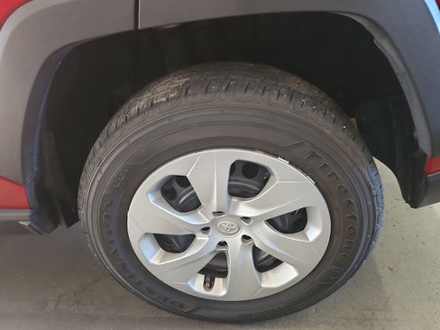 Used 2023 Toyota RAV4 LE AWD/4WD image 20
