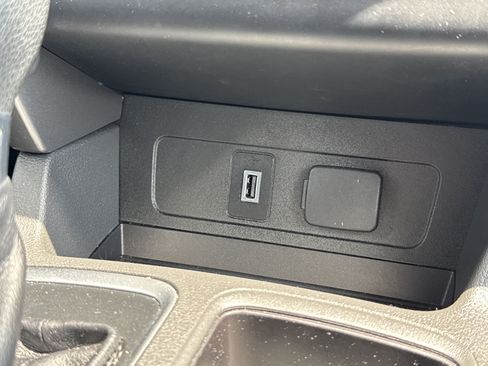 Used 2017 Ford Escape SE AWD/4WD image 9