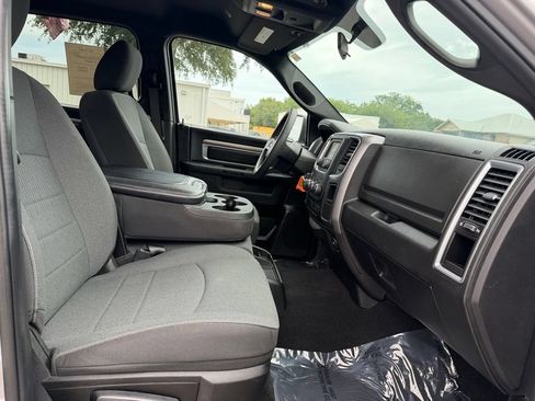 Used 2024 RAM 1500 Warlock RWD image 28
