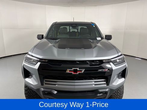 Used 2023 Chevrolet Colorado ZR2 w/ ZR2 Convenience Package III AWD/4WD image 4