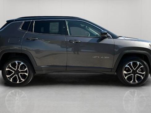 Used 2023 Jeep Compass Limited AWD/4WD image 3