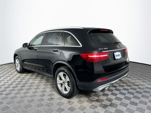 Used 2018 Mercedes-Benz GLC 300 4MATIC image 4