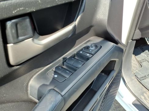 Used 2025 Toyota Tacoma TRD Sport AWD/4WD image 14