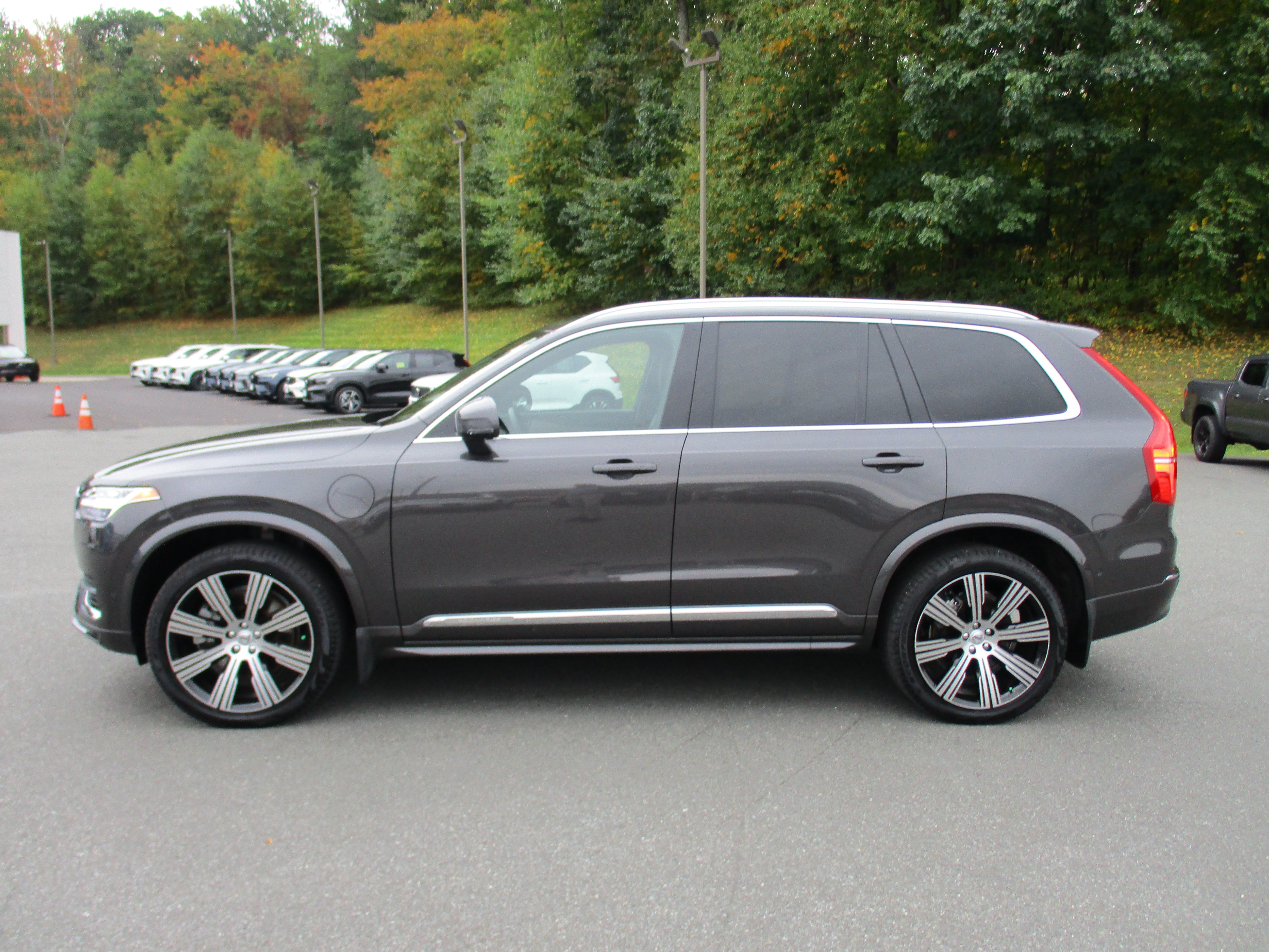 Certified 2024 Volvo XC90 T8 Ultimate w/ Protection Package Premier AWD/4WD image 8
