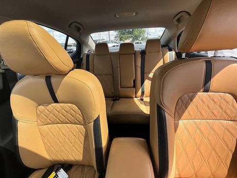 Used 2022 Nissan Sentra SV w/ SV Premium Package FWD image 32