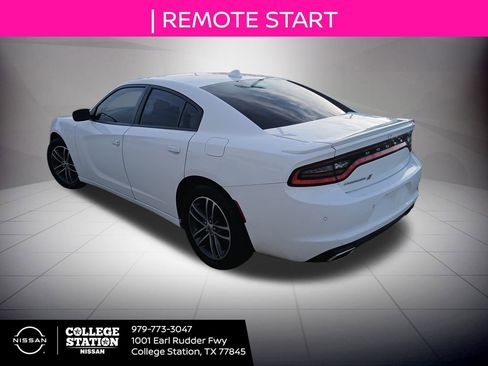 Used 2019 Dodge Charger SXT image 4