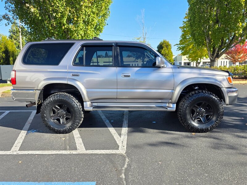 Used 2001 Toyota 4Runner SR5 AWD/4WD image 4