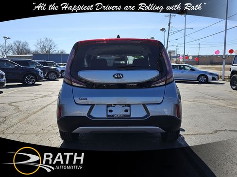 Used 2023 Kia Soul LX image 7