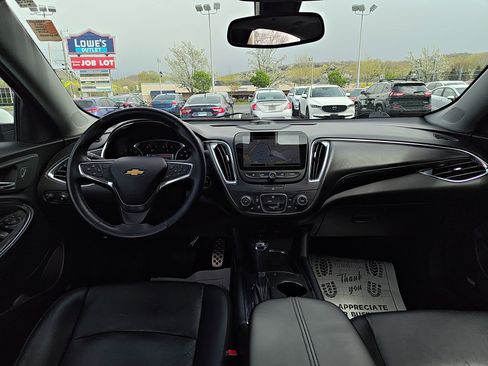 Used 2017 Chevrolet Malibu LT w/ Leather Package image 12