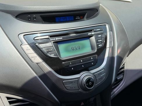 Used 2013 Hyundai Elantra FWD image 17
