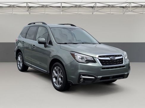Used 2018 Subaru Forester 2.5i Touring w/ Popular Package #3B AWD/4WD image 2
