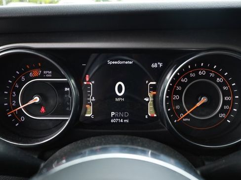 Used 2018 Jeep Wrangler Unlimited Sahara w/ Cold Weather Group AWD/4WD image 9