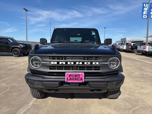 New 2025 Ford Bronco 4-Door image 2