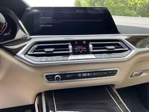 Used 2021 BMW X7 xDrive40i w/ Premium Package AWD/4WD image 25