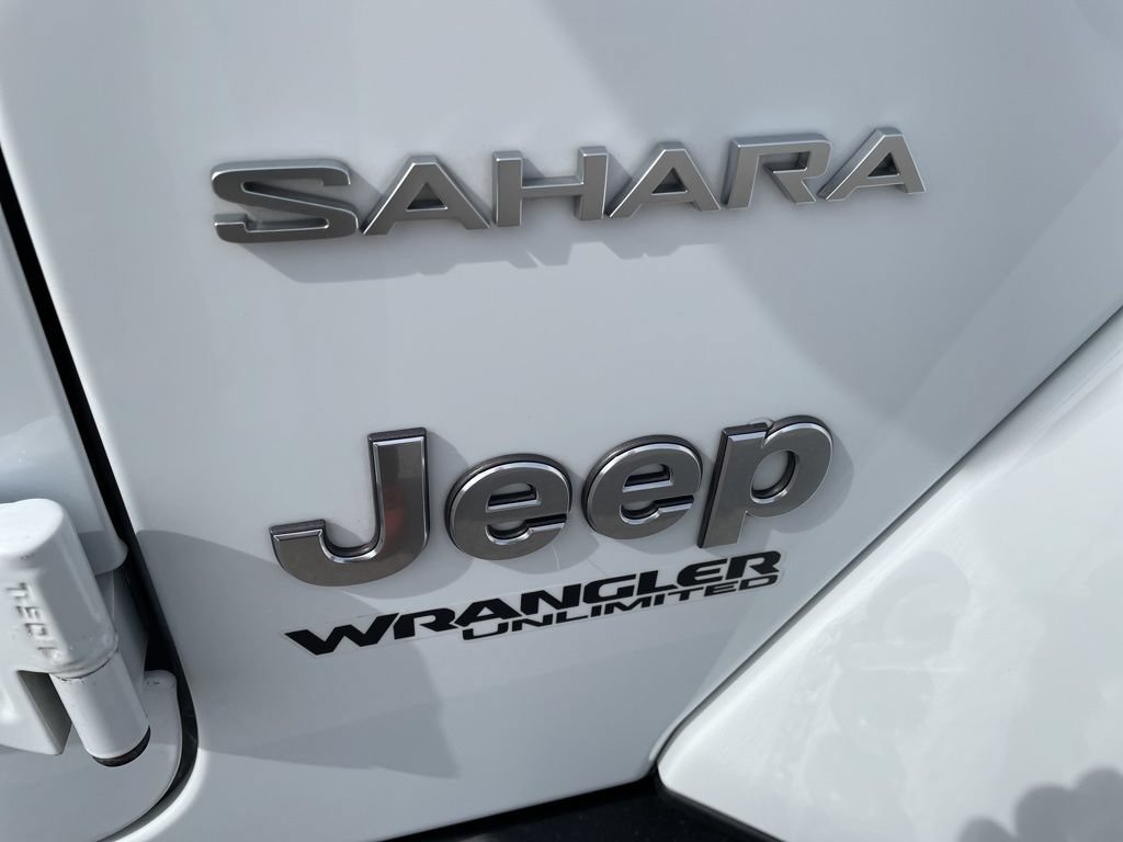 Used 2022 Jeep Wrangler Unlimited Sahara AWD/4WD image 9