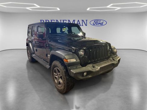Used 2018 Jeep Wrangler Unlimited Sport AWD/4WD image 3