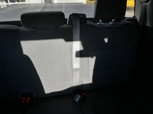 Used 2022 Chevrolet Silverado 1500 Custom w/ Safety Confidence Package image 14