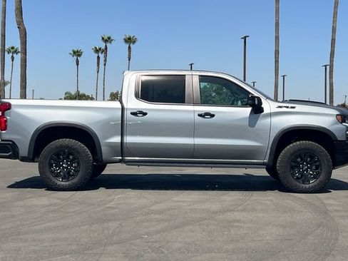 Used 2023 Chevrolet Silverado 1500 ZR2 w/ Technology Package AWD/4WD image 3
