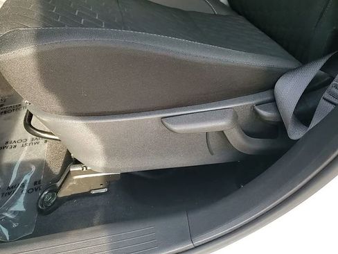 Used 2024 Nissan Kicks SV image 14