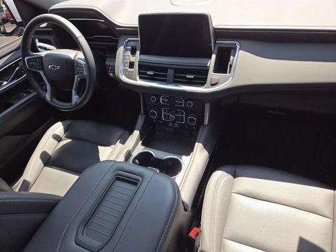 Used 2023 Chevrolet Tahoe Z71 w/ Luxury Package AWD/4WD image 26