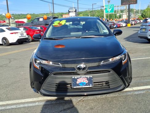 Certified 2024 Toyota Corolla LE FWD image 2