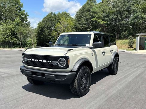 Used 2025 Ford Bronco Big Bend AWD/4WD image 3