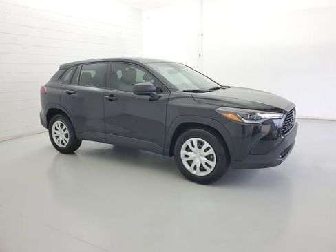 Used 2025 Toyota Corolla Cross L FWD image 4