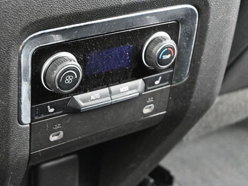 Used 2023 Chevrolet Tahoe Z71 w/ Luxury Package image 20