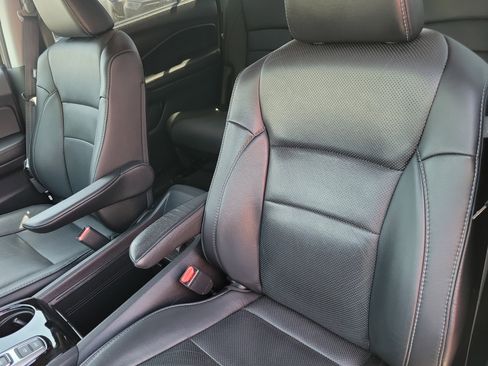 Used 2017 Honda Pilot Elite image 7