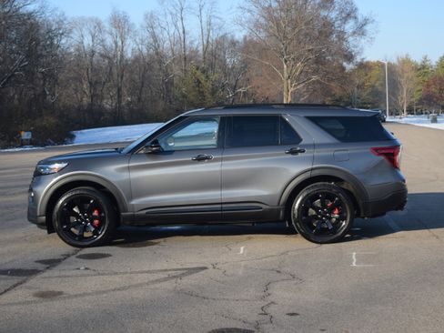 Certified 2023 Ford Explorer ST w/ Equipment Group 401A image 26