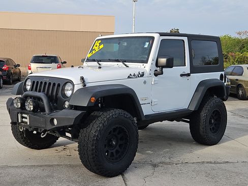 Used 2015 Jeep Wrangler Sahara w/ Connectivity Group image 2