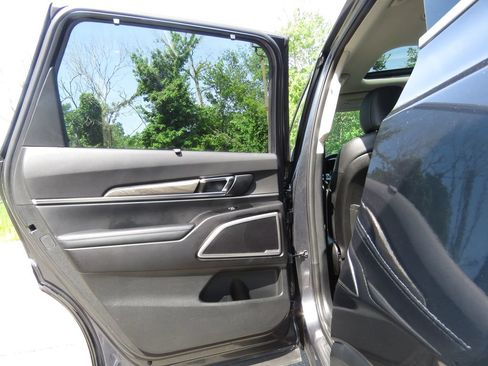 Used 2021 Kia Telluride EX w/ Towing Package AWD/4WD image 18