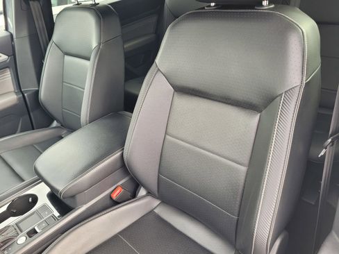 Used 2022 Volkswagen Atlas Cross Sport SE image 13
