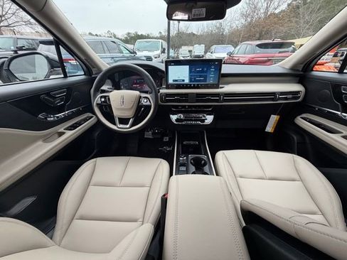 New 2026 Lincoln Corsair Premiere image 11