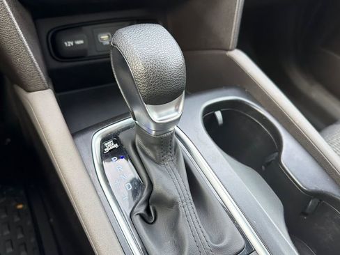 Used 2019 Hyundai Santa Fe SE image 19