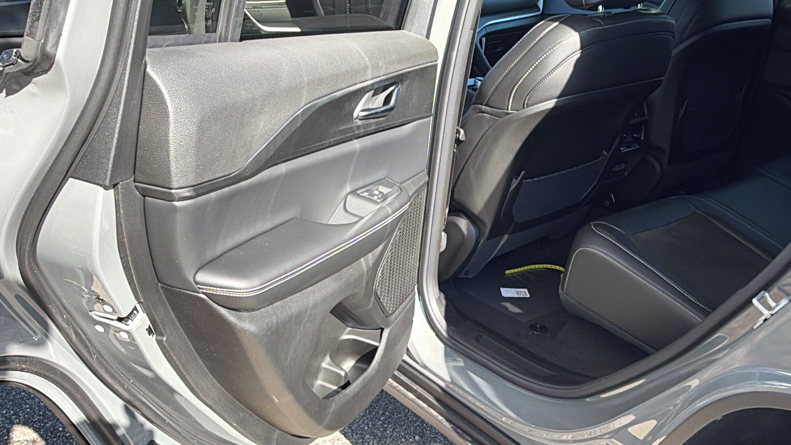 New 2027 Jeep Grand Cherokee Laredo X AWD/4WD image 19