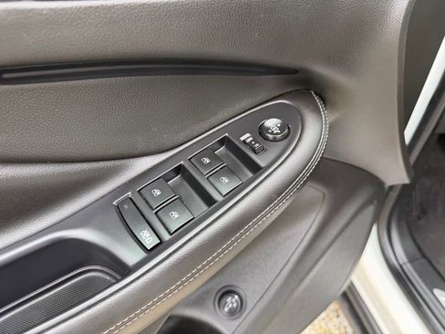 Used 2020 Buick Envision Essence FWD image 10