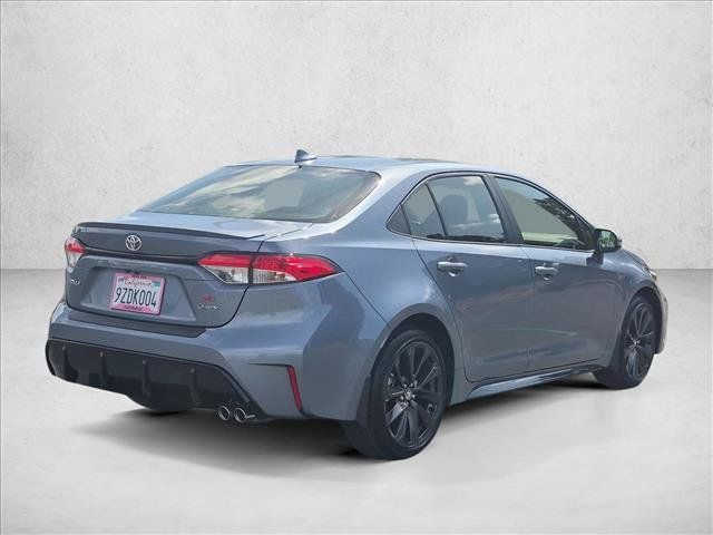 Used 2026 Toyota Corolla SE w/ SE Premium Package FWD image 5
