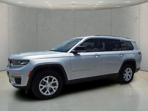Used 2023 Jeep Grand Cherokee L Limited AWD/4WD image 9