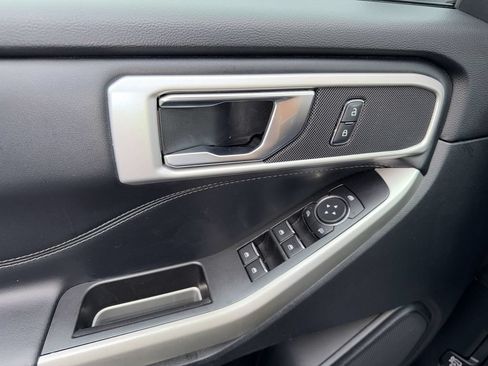 Used 2021 Ford Explorer XLT AWD/4WD image 15
